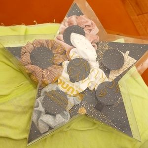 Pack of 4 unused scrunchies